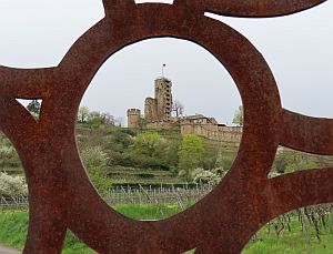 mandelbluete Burg 300